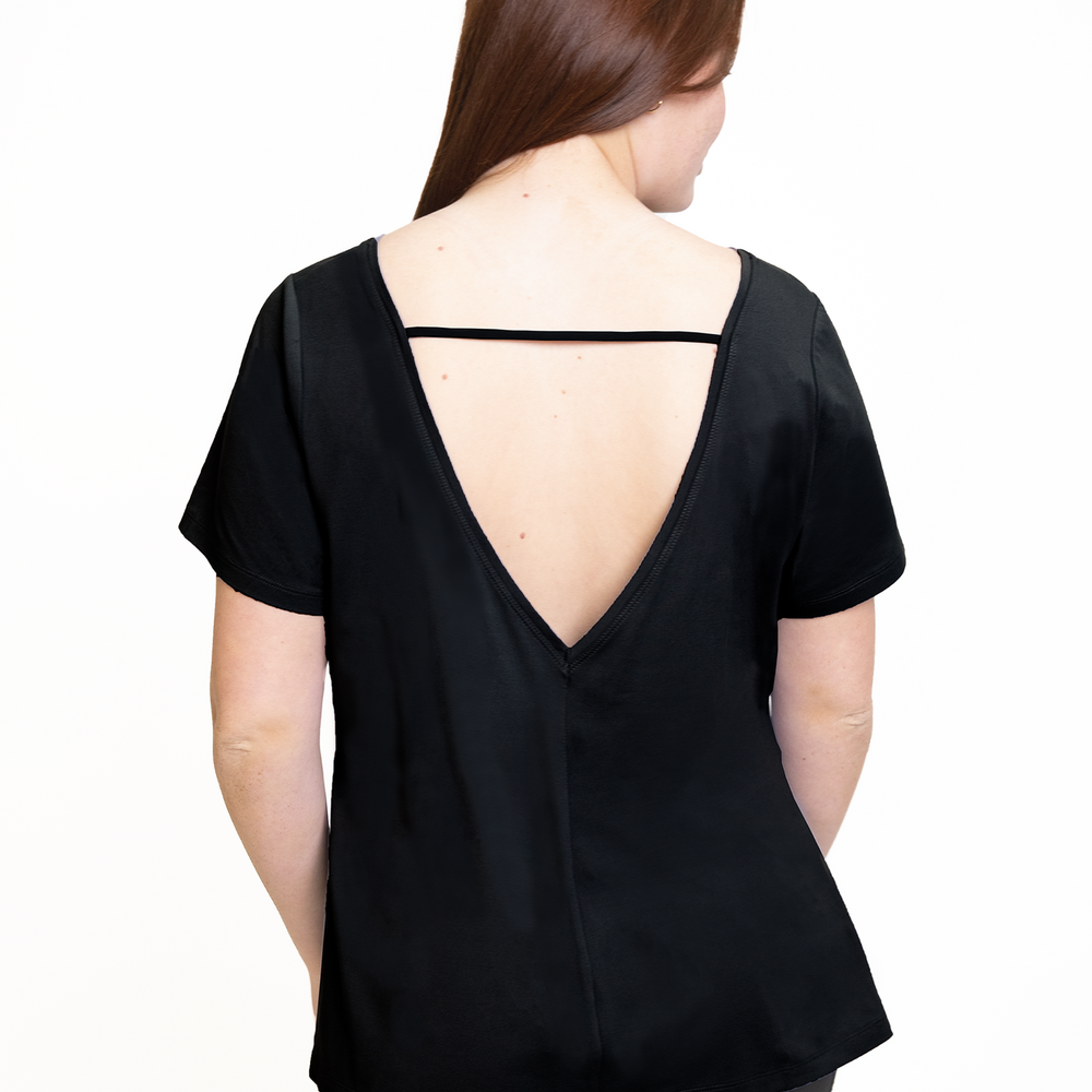 
                      
                        PAROS SIDE SLIT TEE-Endurance  Black
                      
                    